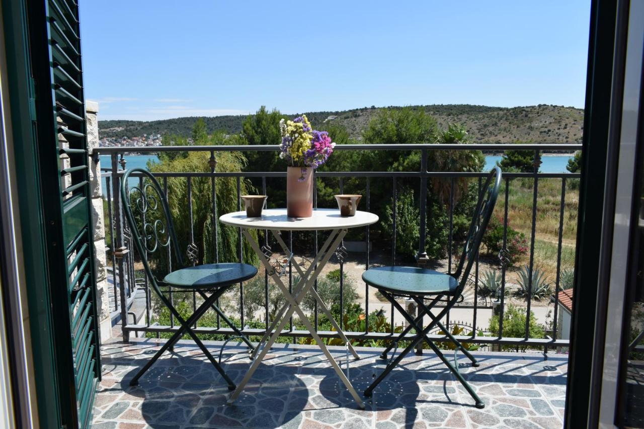 Anita Apartments Trogir Eksteriør billede