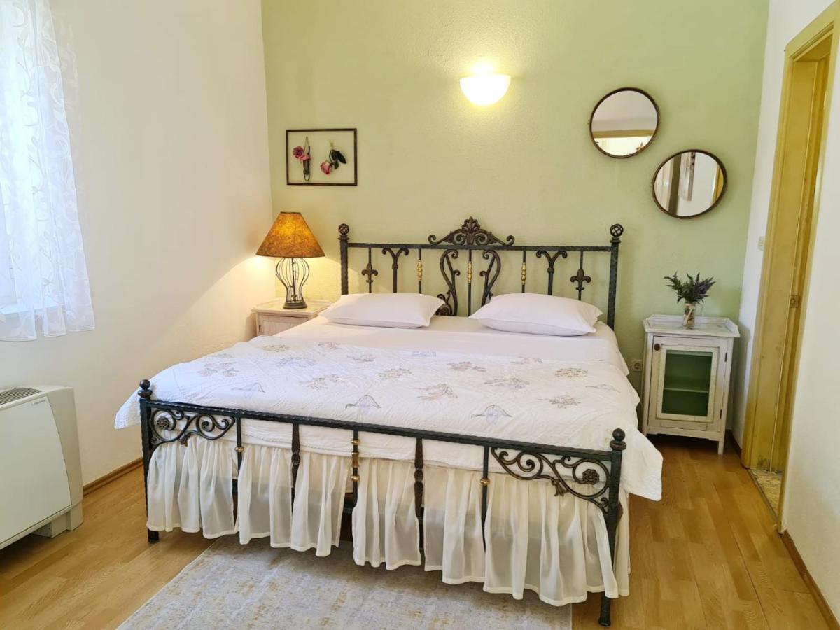Anita Apartments Trogir Eksteriør billede